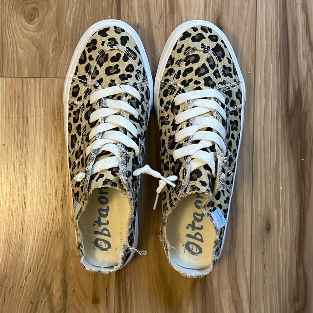 EUC Slip on Canvas Sneakers